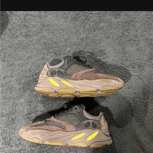 Super clean barely worn